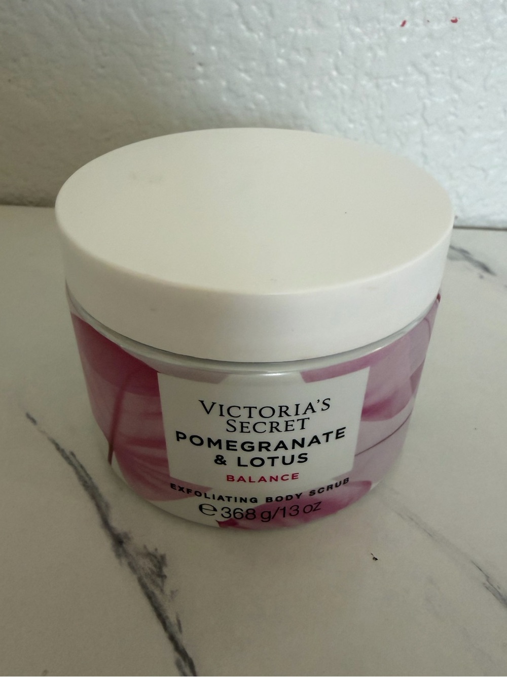 Victoria's Secret Pomegranate & Lotus Exfoliating Body Scrub - Pink new discont